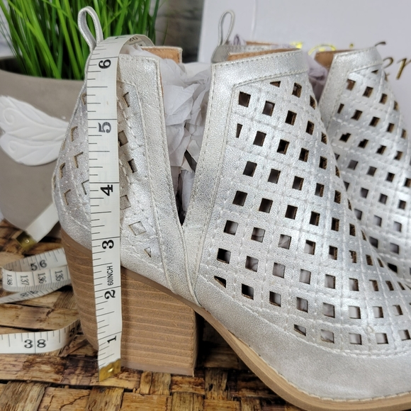 A Rider Girl metallic booties 6.5 - Picture 5 of 12